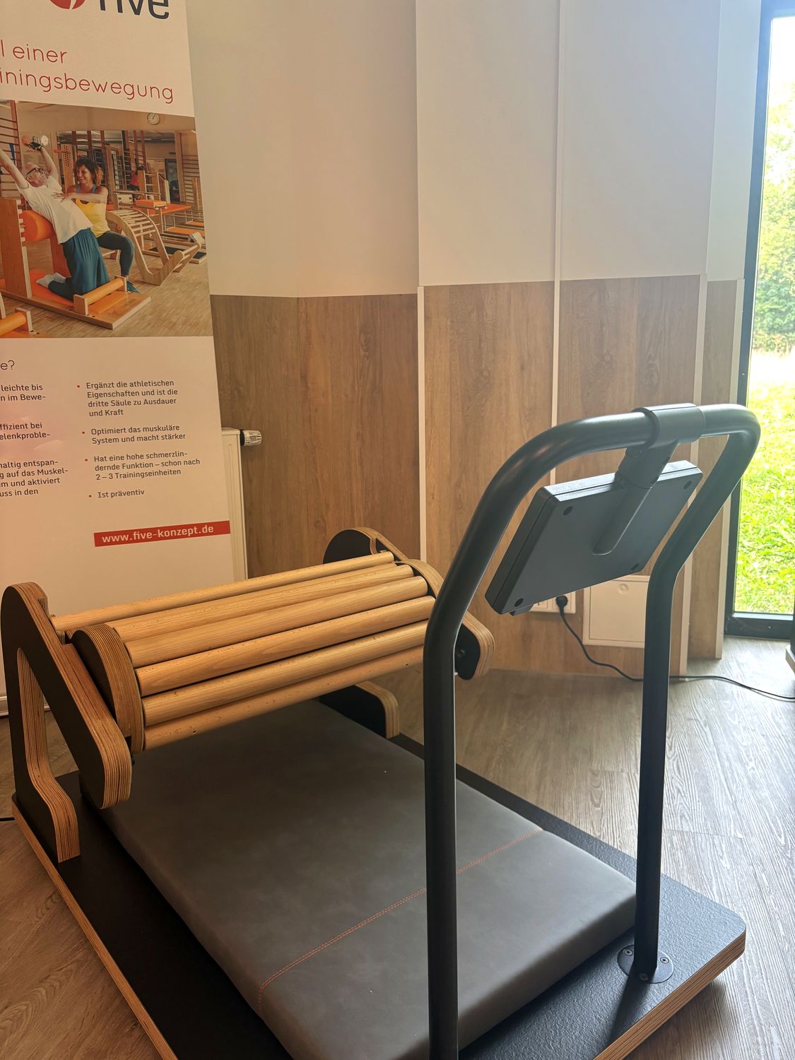 five-Gerät für die Rückenstreckung im balance Kassel