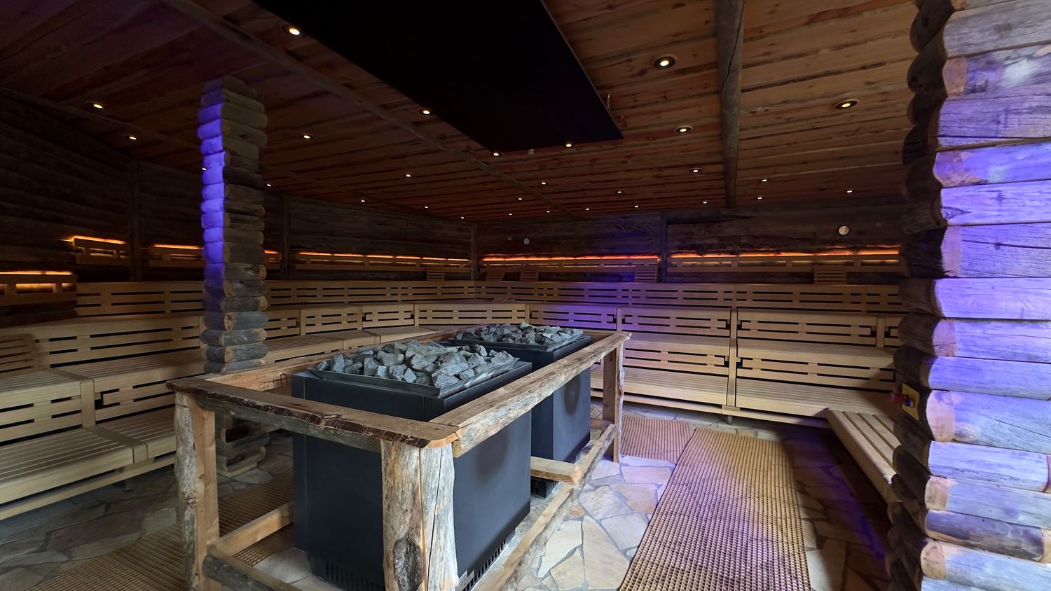 Event-Sauna mit zentralem Saunaofen im balance Kassel